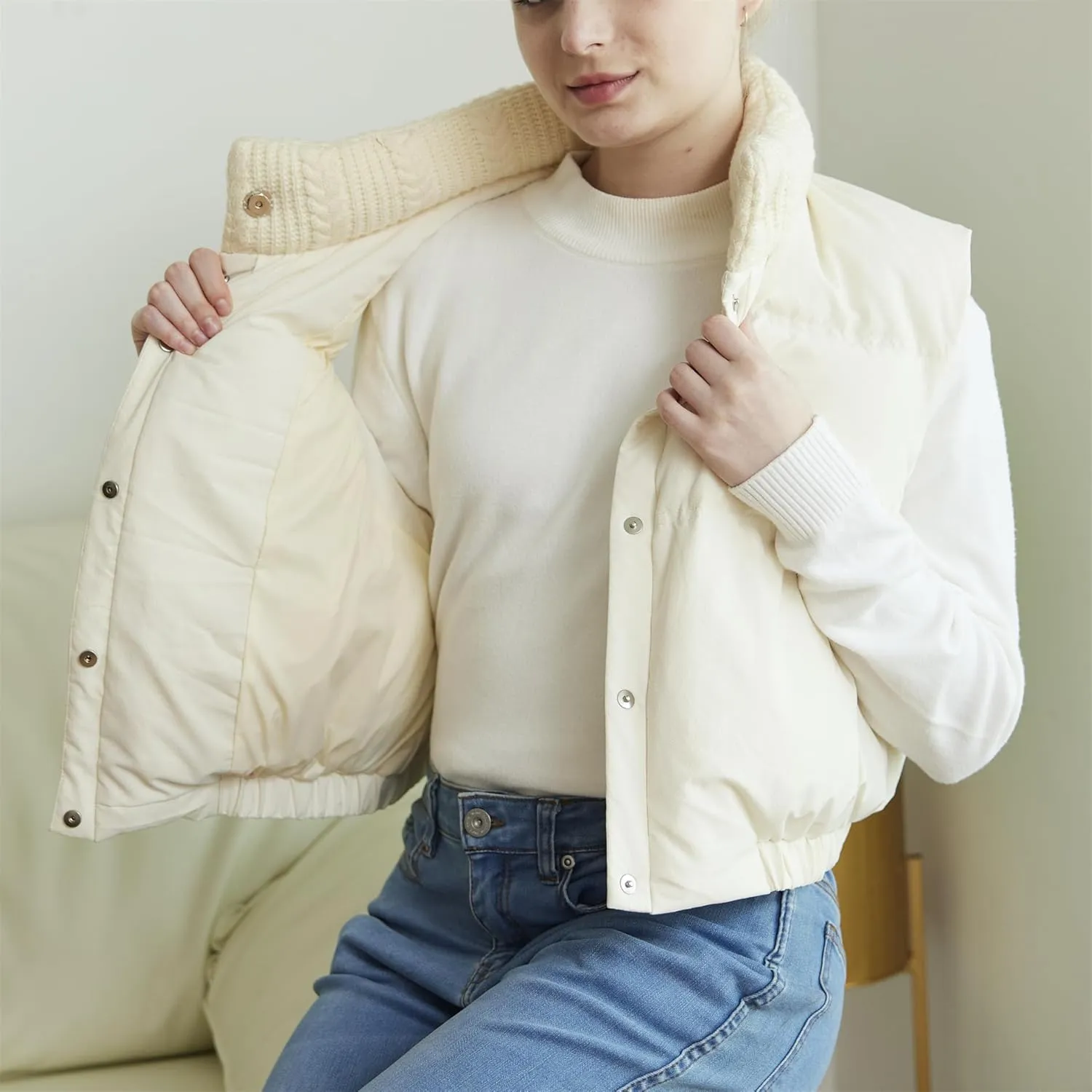 Womens Cropped Puffer Vest Button Sleeveless Light Jacket Stand Collar Essentials Gilet with Pockets